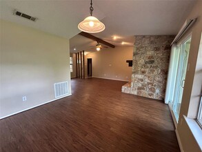 3902 Beaconsdale Dr in Austin, TX - Building Photo - Building Photo