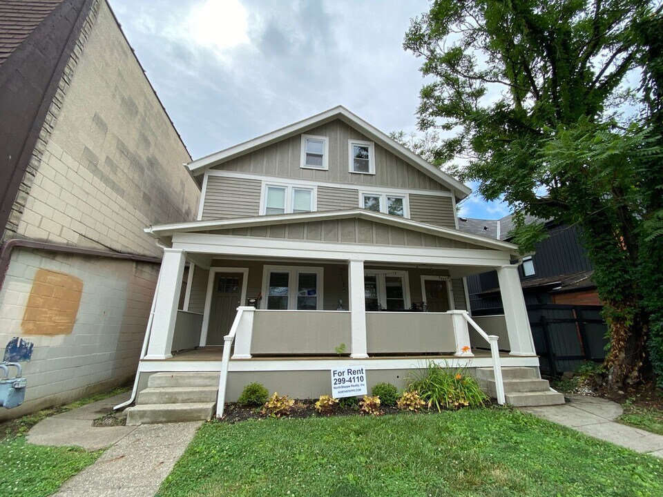 2567 Indianola Ave in Columbus, OH - Building Photo