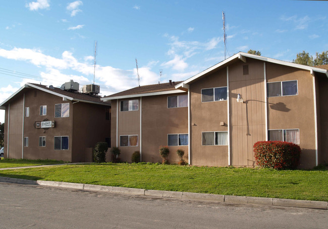 901-909 Riverside Dr in Madera, CA - Foto de edificio - Building Photo