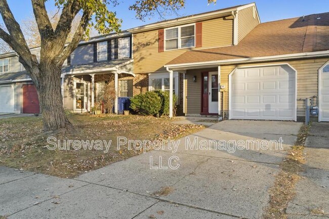 111 Sharrow Ln in Mount Laurel, NJ - Building Photo - Building Photo