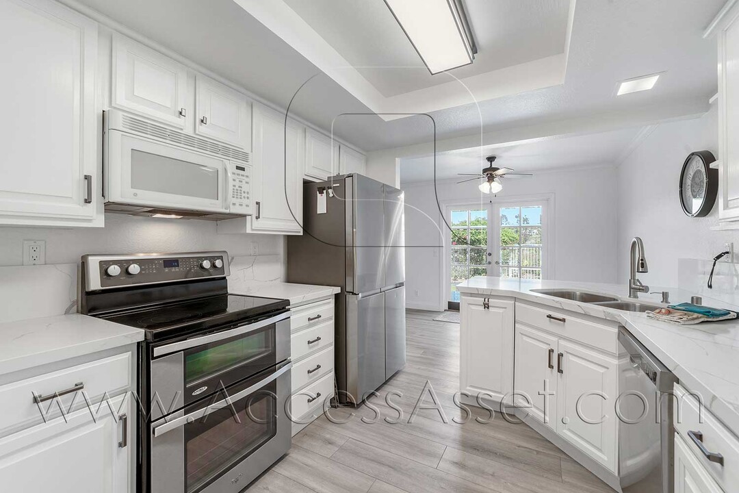 23355 Highcrest Rd in Dana Point, CA - Building Photo