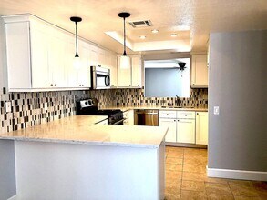 38343 5th Pl W in Palmdale, CA - Building Photo - Building Photo