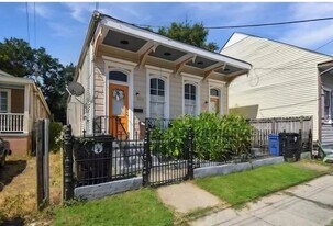 822 Josephine St, Unit 822 in New Orleans, LA - Building Photo