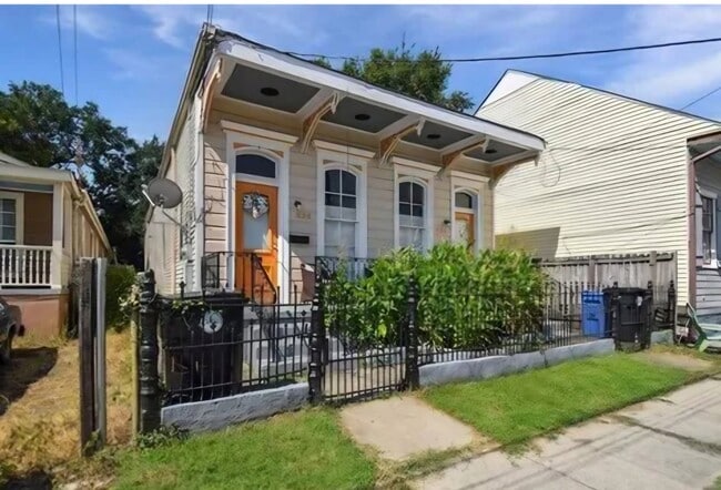 822 Josephine St, Unit 822