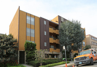 Euclid Plaza Apartments in Oakland, CA - Building Photo - Building Photo