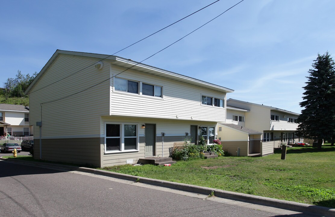 Windwood Townhomes in Duluth, MN - Building Photo