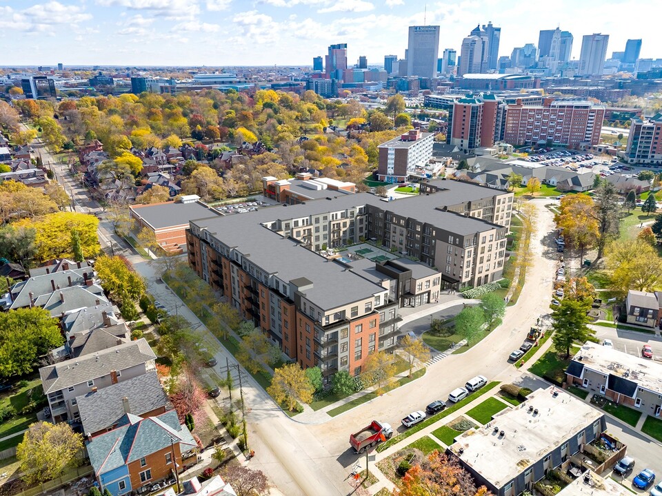 Park Monroe in Columbus, OH - Foto de edificio