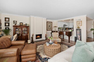24 Montego Ct in Coronado, CA - Building Photo - Building Photo