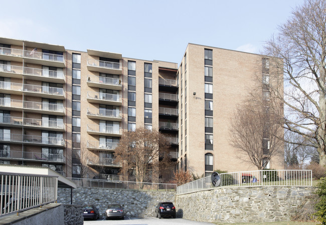 Strath Haven Condominiums in Swarthmore, PA - Building Photo - Building Photo