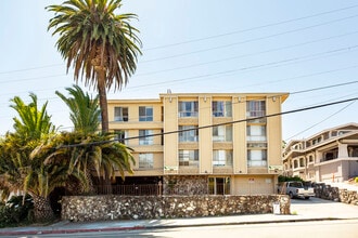 345 MacArthur in Oakland, CA - Building Photo - Building Photo