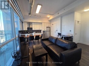75 The Donway W in Toronto, ON - Building Photo - Building Photo