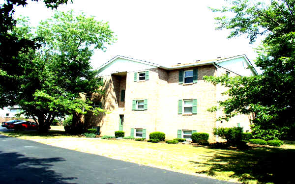 606 Brill Dr in Oxford, OH - Foto de edificio