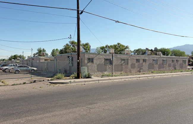 Kentucky Manor in Albuquerque, NM - Building Photo - Building Photo