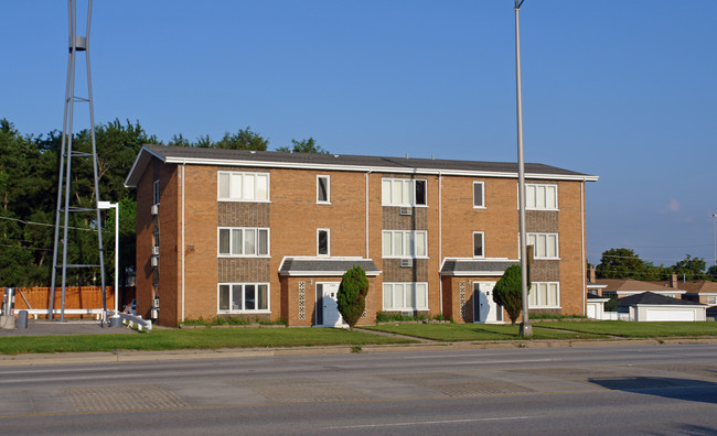 5308 S Harlem Ave in Summit Argo, IL - Foto de edificio - Building Photo