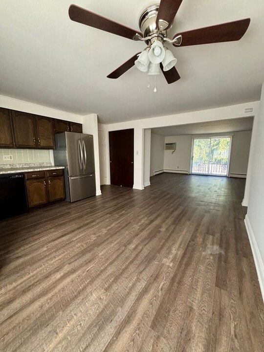 21 Losson Garden Dr in Cheektowaga, NY - Building Photo