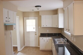 1235 Dyer Pl in Memphis, TN - Building Photo - Building Photo