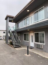 6821 Ben Ave #7 in North Hollywood, CA - Foto de edificio - Building Photo