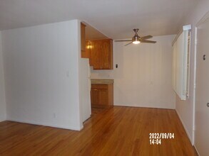 11618 Riverside Dr in North Hollywood, CA - Foto de edificio - Building Photo