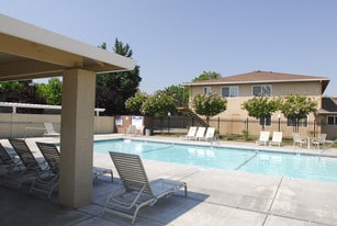 Whispering Woods in Modesto, CA - Building Photo