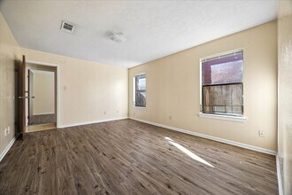 16610 Quail Park Dr in Missouri City, TX - Building Photo - Building Photo