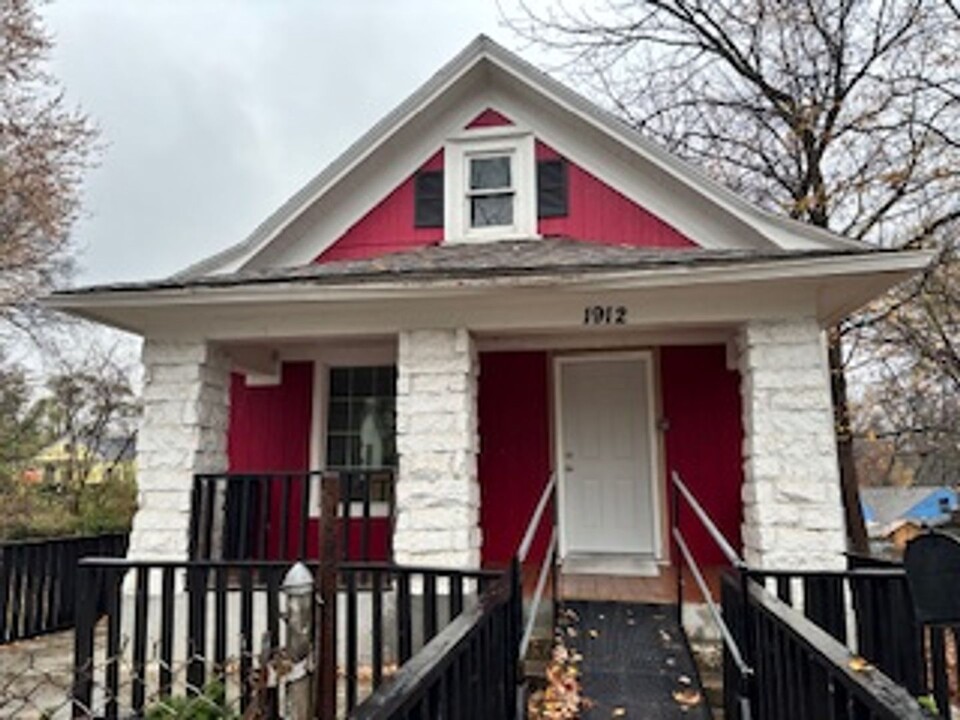 1912 Chelsea Ave in Kansas City, MO - Foto de edificio