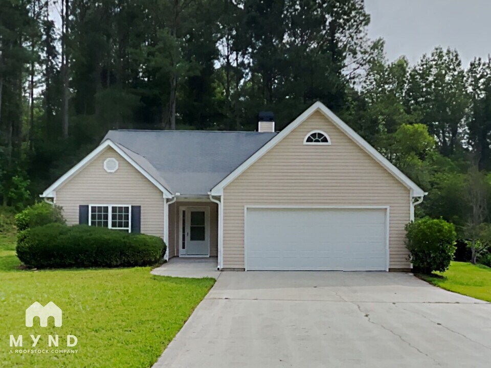 204 Sunset Ridge Dr in Newnan, GA - Foto de edificio