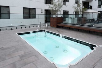 1234 Wilshire Blvd in Los Angeles, CA - Building Photo - Building Photo