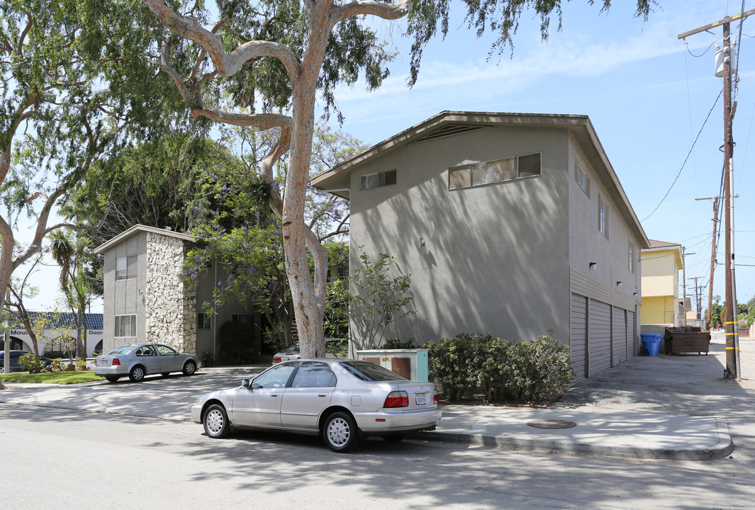 11263 Washington Pl in Culver City, CA - Building Photo