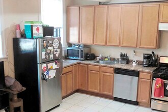 3321 N Lakewood Ave, Unit 3325-Garden in Chicago, IL - Foto de edificio - Building Photo