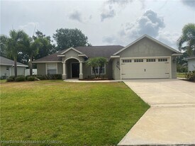 4038 Santa Barbara Dr in Sebring, FL - Building Photo