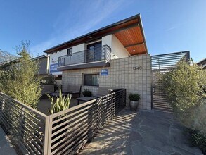 1240 W 29th St-Unit -6 in Los Angeles, CA - Building Photo - Building Photo