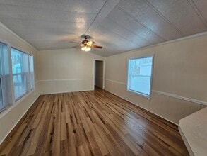 158 Country Rd in Utica, NY - Foto de edificio - Building Photo