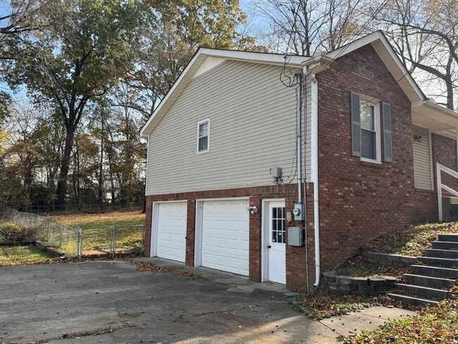 185 Kings Deer Dr in Clarksville, TN - Building Photo - Building Photo