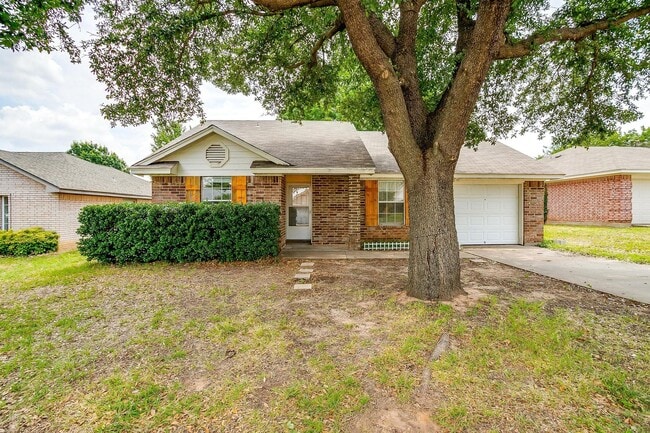 property at 1014 Oakchase Ct