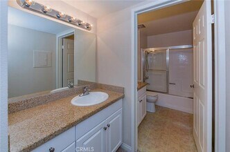 21450 Burbank Blvd, Unit Building 13 #320 in Woodland Hills, CA - Building Photo - Building Photo