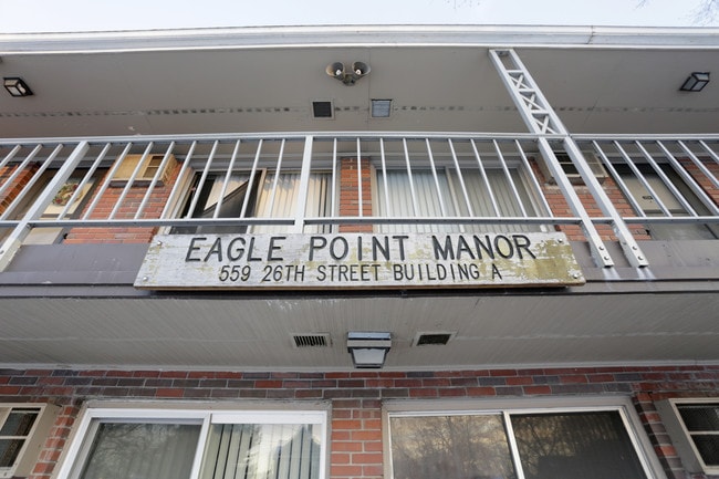 Eagle Point Manor in Rock Island, IL - Building Photo - Building Photo