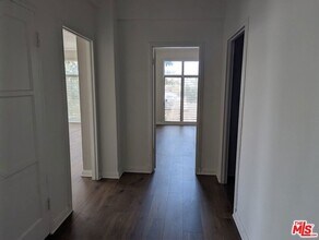 634 S Gramercy Pl in Los Angeles, CA - Building Photo - Building Photo