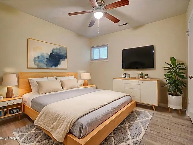 1029 Ferry Plantation Rd in Virginia Beach, VA - Building Photo - Building Photo