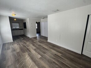 1711 W Carmen St in Tampa, FL - Foto de edificio - Building Photo