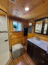 1716 11th Ave SE in Olympia, WA - Building Photo - Building Photo