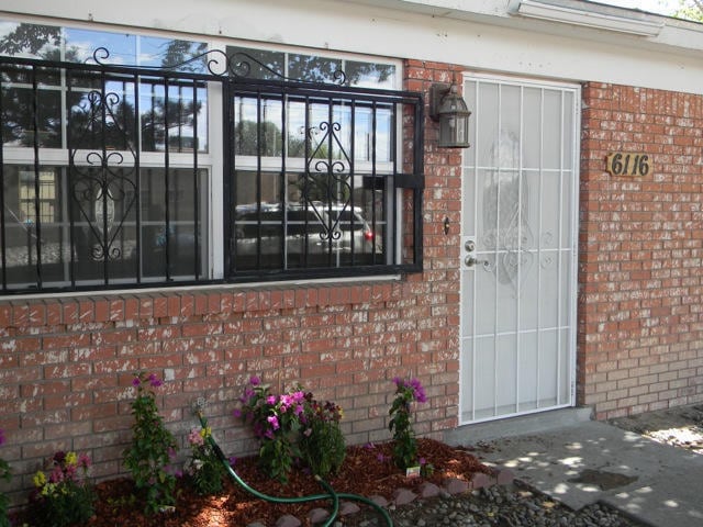 6116 Cloudcroft Rd NW in Albuquerque, NM - Building Photo - Building Photo