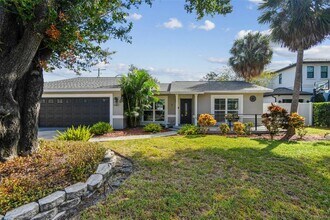 2 S Treasure Dr in Tampa, FL - Building Photo - Building Photo