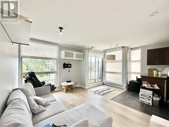 618-618 W 6th Ave in Vancouver, BC - Building Photo - Building Photo