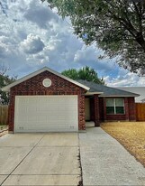 9711 Chelsea Cir in Selma, TX - Building Photo