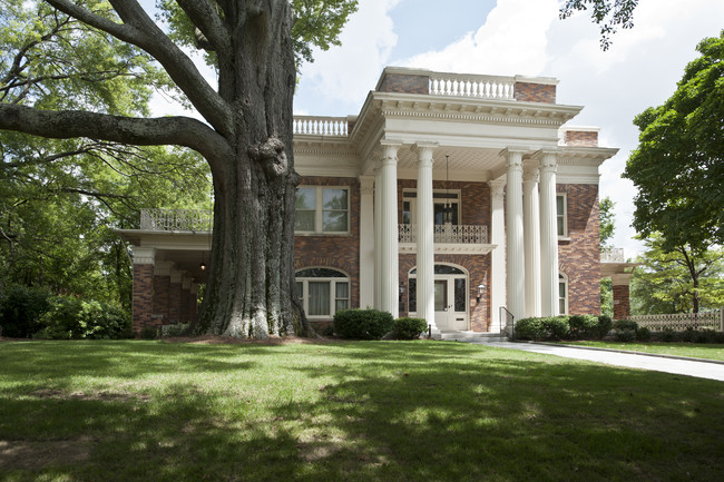 Herndon House Apartments in Atlanta, GA - Building Photo - Building Photo