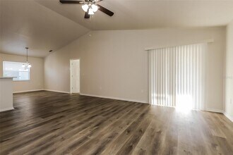 5035 Belmont Park Ln in Mulberry, FL - Foto de edificio - Building Photo