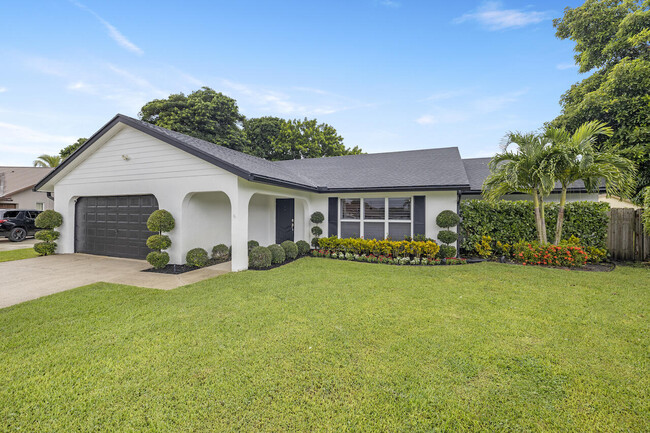 1145 Hickory Trail in Wellington, FL - Building Photo - Building Photo