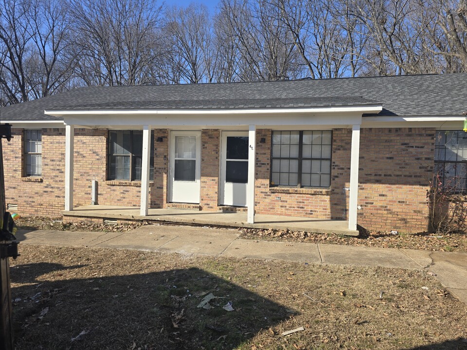 43 Rushwood Dr in Jackson, TN - Building Photo