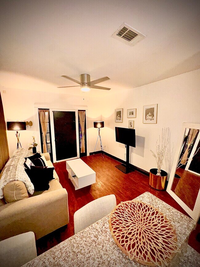 3333 Delachaise St, Unit Luxury Condo in New Orleans, LA - Building Photo - Building Photo