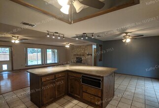 2009 Colonial Pkwy in Clovis, NM - Building Photo - Building Photo